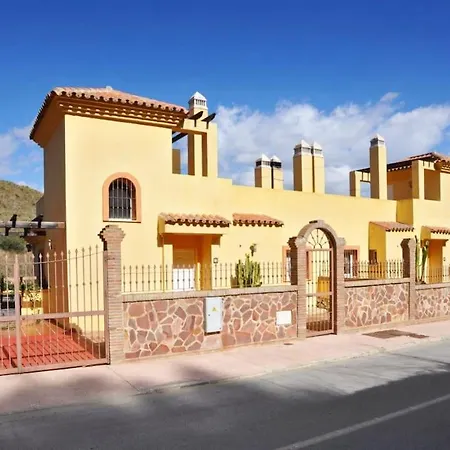 5 Bedroom To Rent In La Sierrezuela, Mijas *